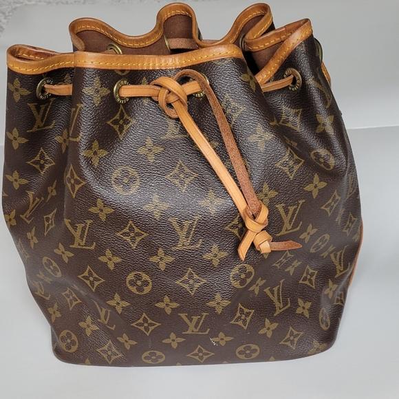 LOUIS VUITTON Monogram Petit Noe Bag - Picture 2 of 16